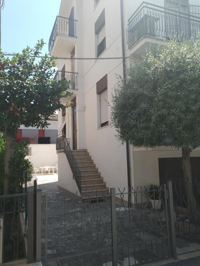 Casa "I Due Ulivi" Villa Fastiggi Pesaro Exteriér fotografie